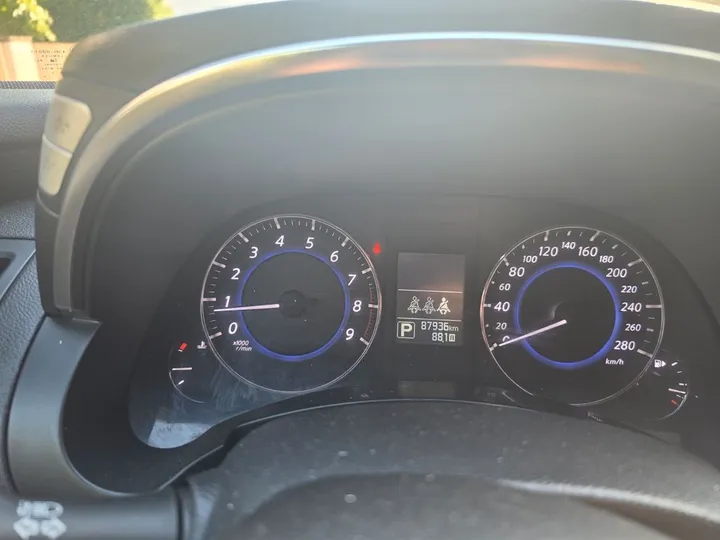 Infiniti QX70