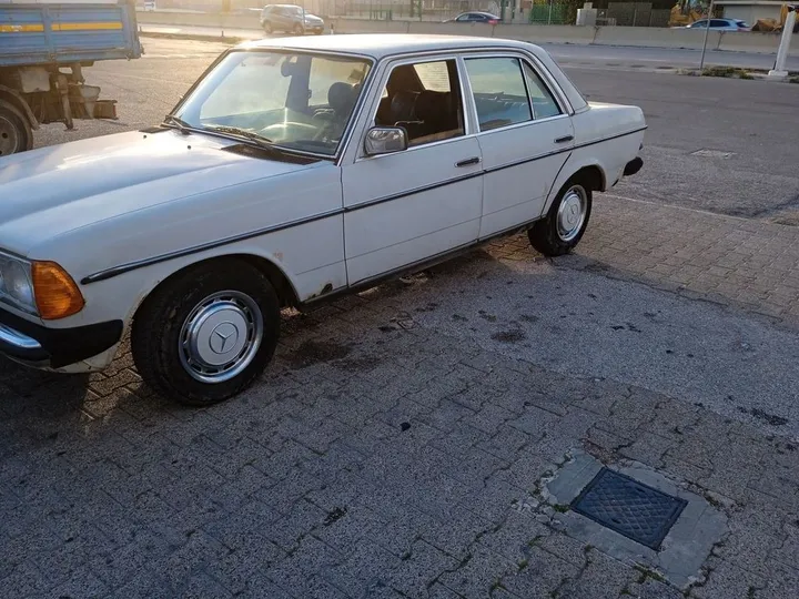 Mercedes-Benz 200