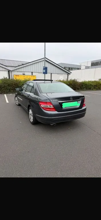 Mercedes-Benz 200