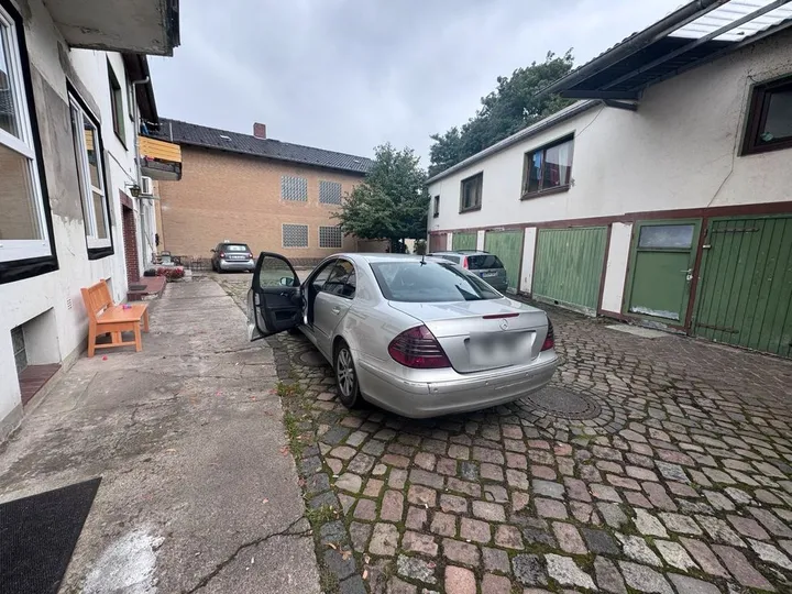 Mercedes-Benz E 200