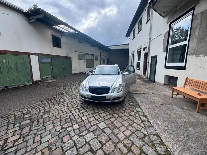 Mercedes-Benz E 200