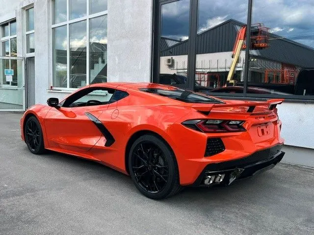 Corvette C8