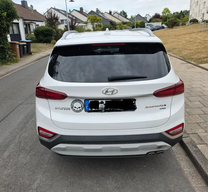 Hyundai SANTA FE