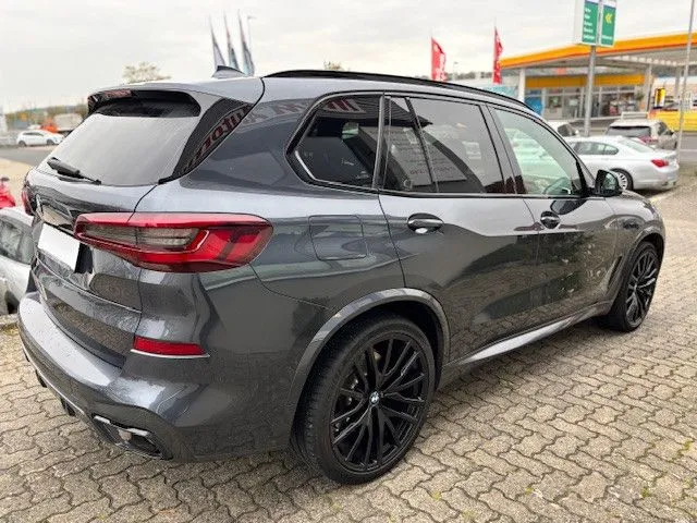 BMW X5 M50