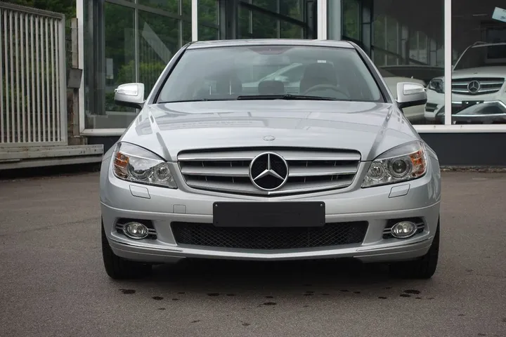 Mercedes-Benz C 230