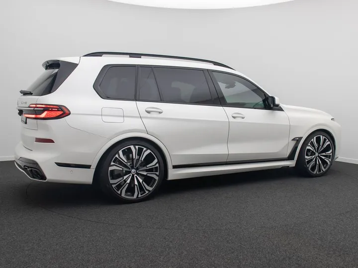BMW X7 M60