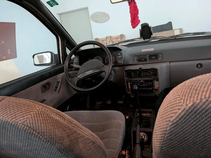 Nissan Prairie