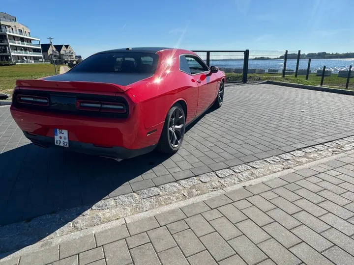Dodge Challenger