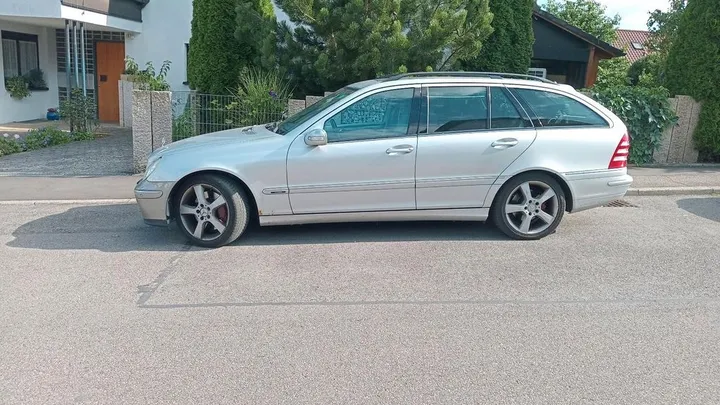 Mercedes-Benz C 320