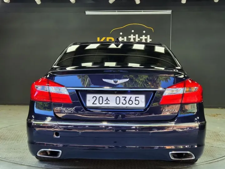 Hyundai Genesis