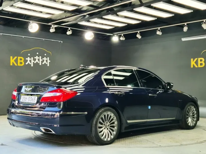 Hyundai Genesis