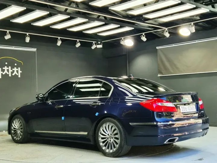 Hyundai Genesis