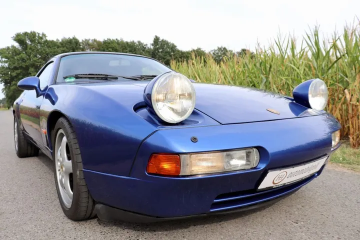 Porsche 928