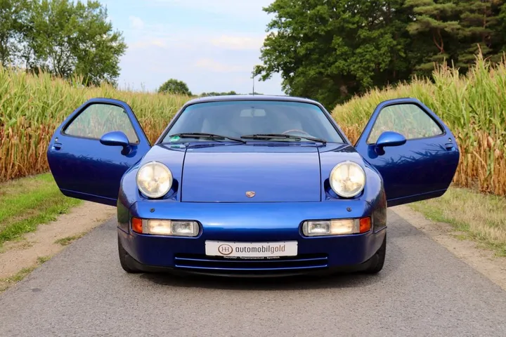 Porsche 928