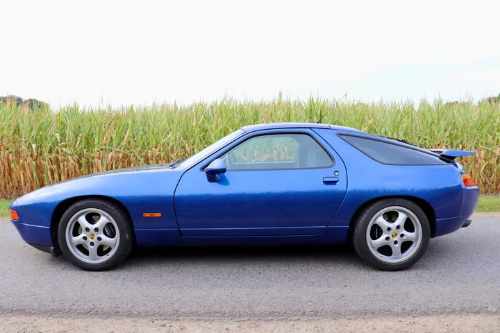 Porsche 928
