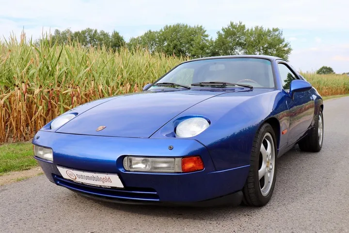 Porsche 928