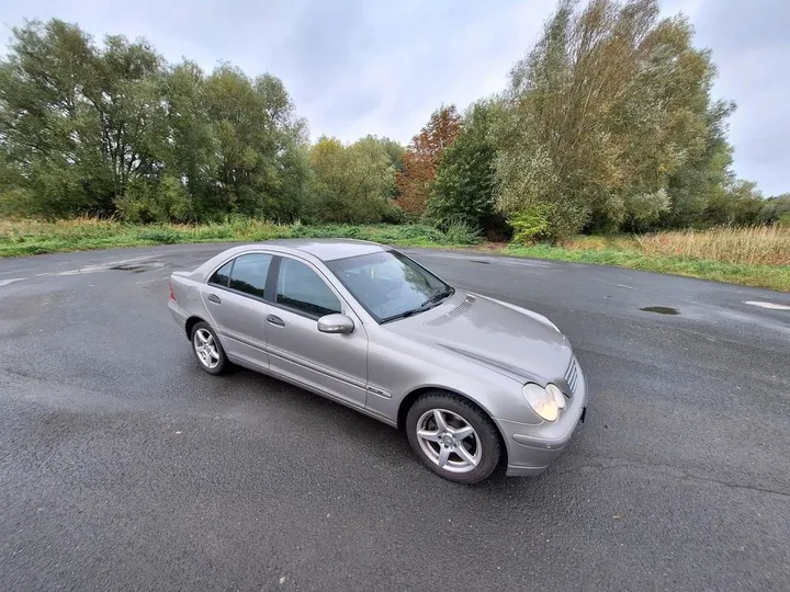 Mercedes-Benz C 180