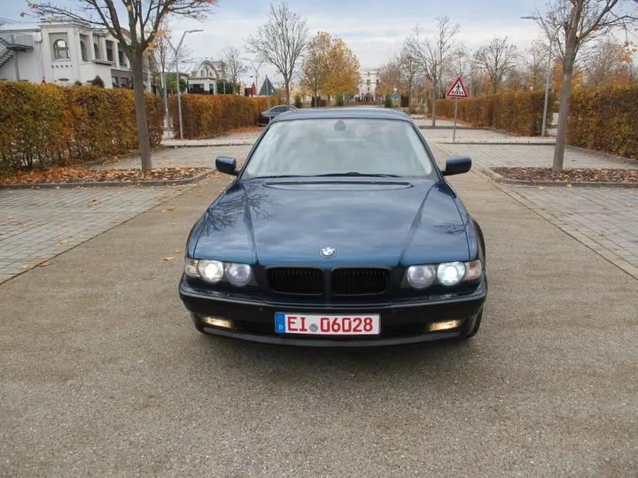 BMW 740