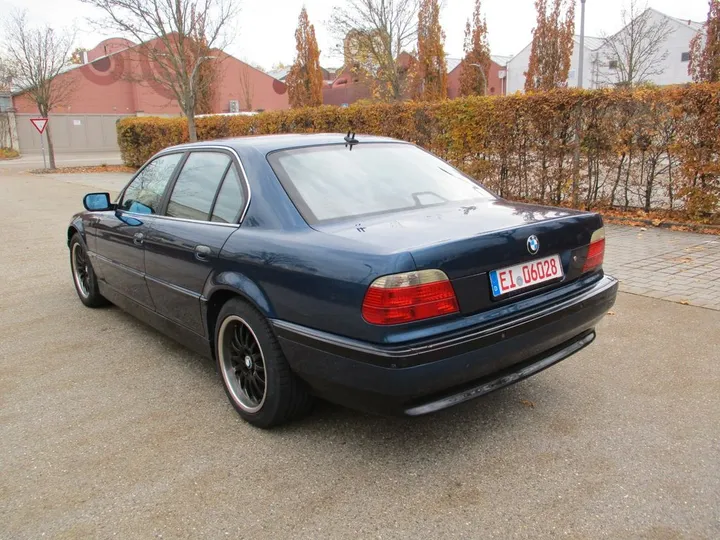 BMW 740