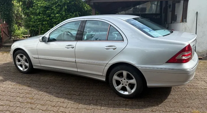 Mercedes-Benz C 180