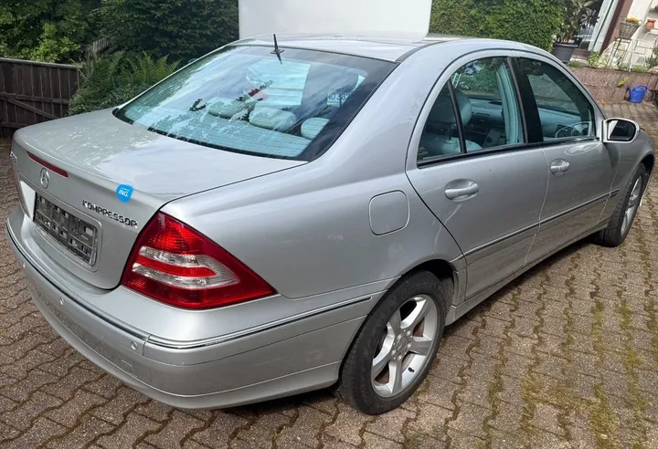 Mercedes-Benz C 180