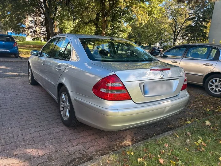 Mercedes-Benz E 200