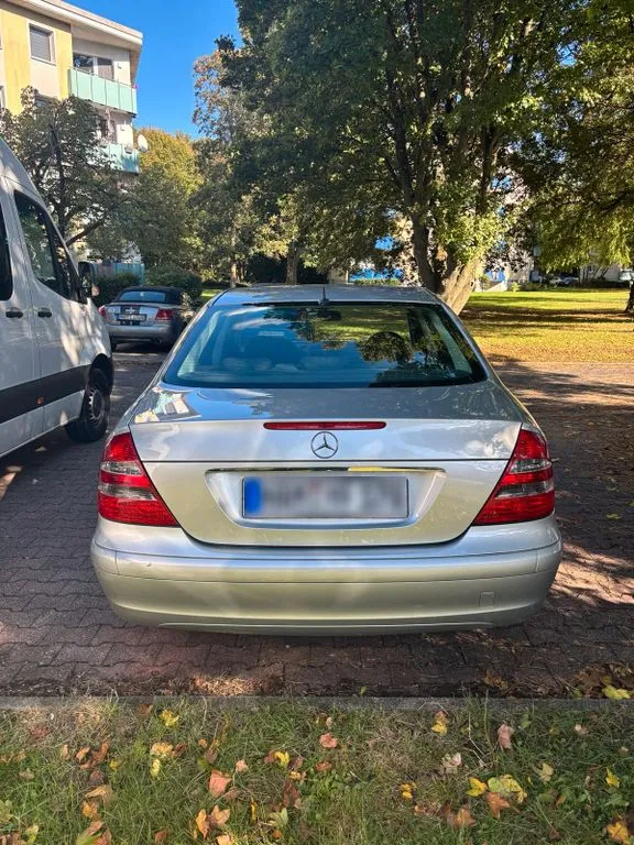 Mercedes-Benz E 200