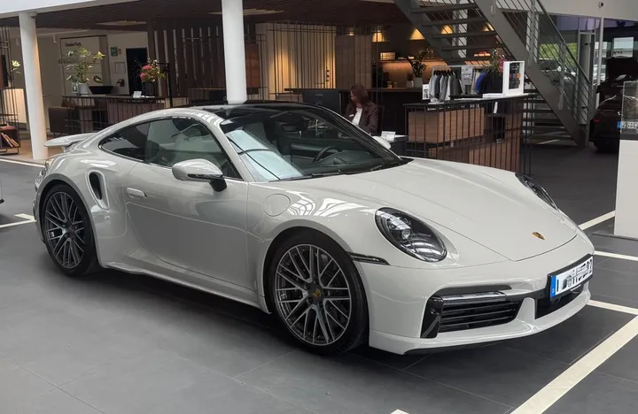 Porsche 992