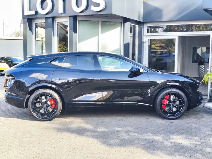 Lotus Eletre