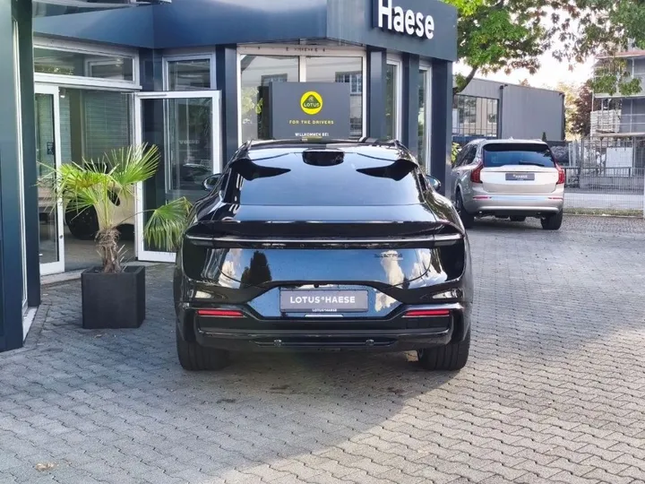 Lotus Eletre
