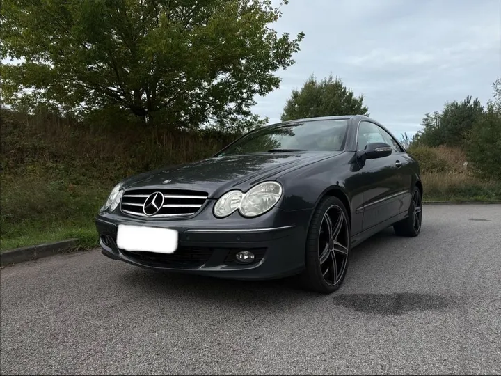Mercedes-Benz 220