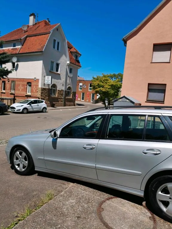 Mercedes-Benz E 320