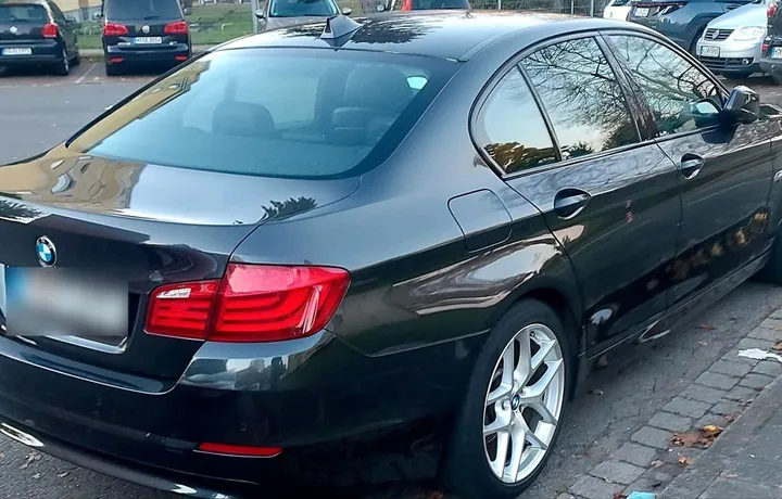 BMW 523