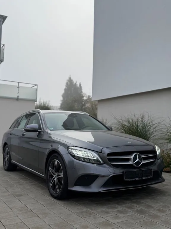Mercedes-Benz C 220