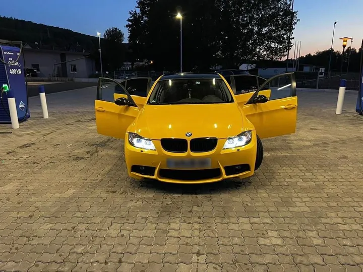 BMW 330