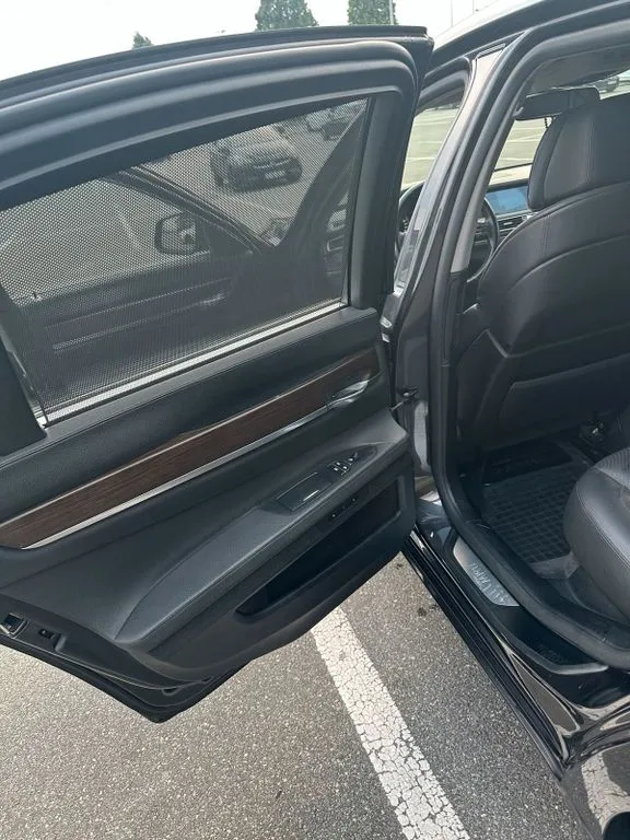 BMW 730