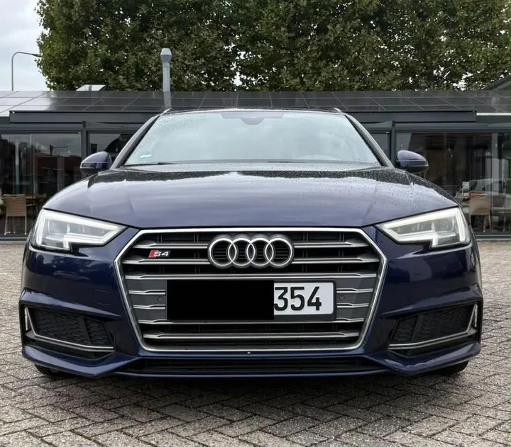 Audi S4
