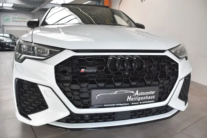 Audi RSQ3