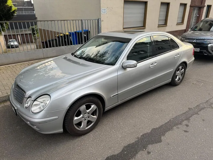 Mercedes-Benz E 220