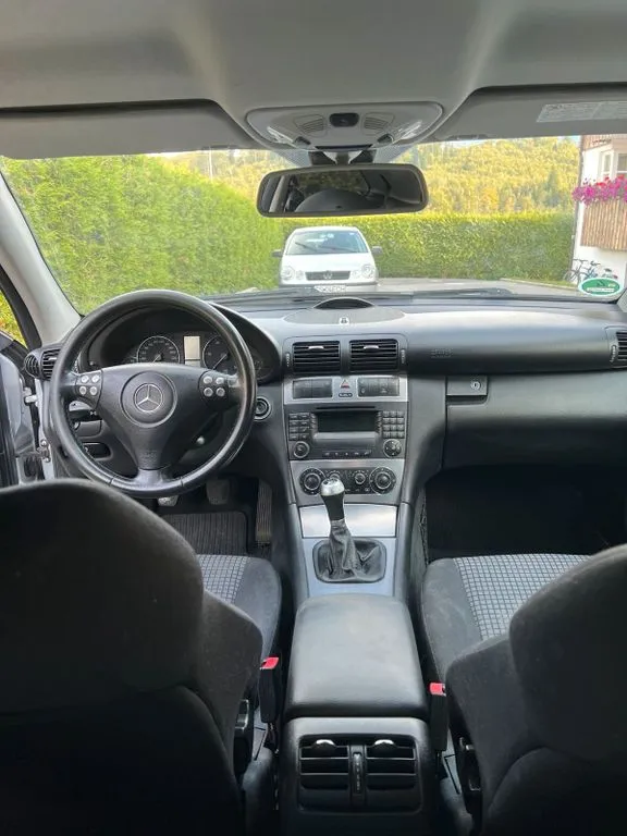 Mercedes-Benz C 220