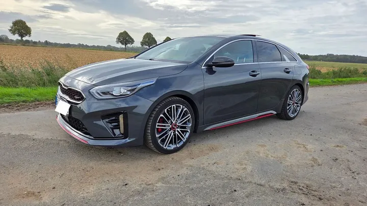 Kia pro cee'd / ProCeed