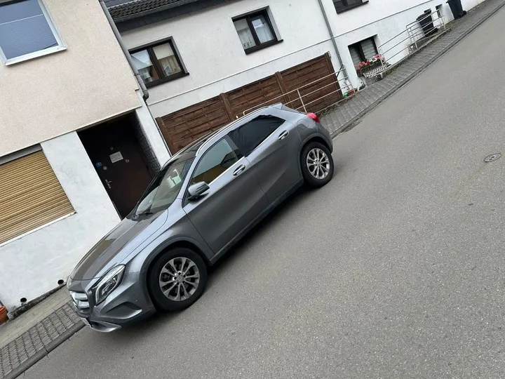 Mercedes-Benz GLA 250