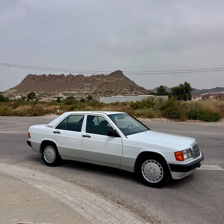 Mercedes-Benz 190