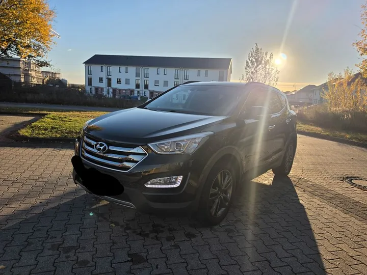 Hyundai SANTA FE