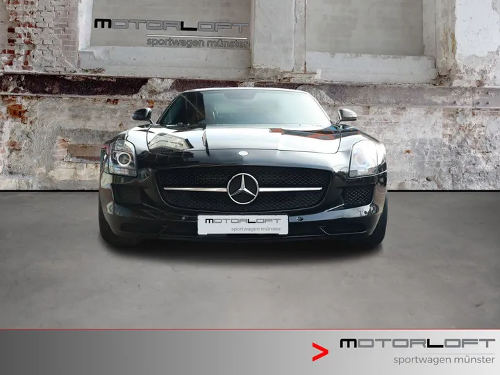 Mercedes-Benz SLS AMG
