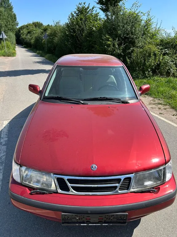 Saab 900