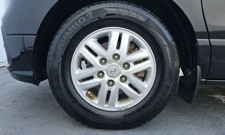Hyundai Starex