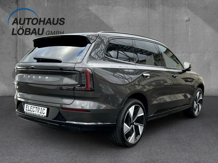 Volvo EX90