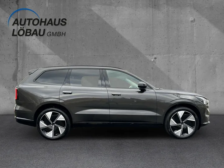 Volvo EX90