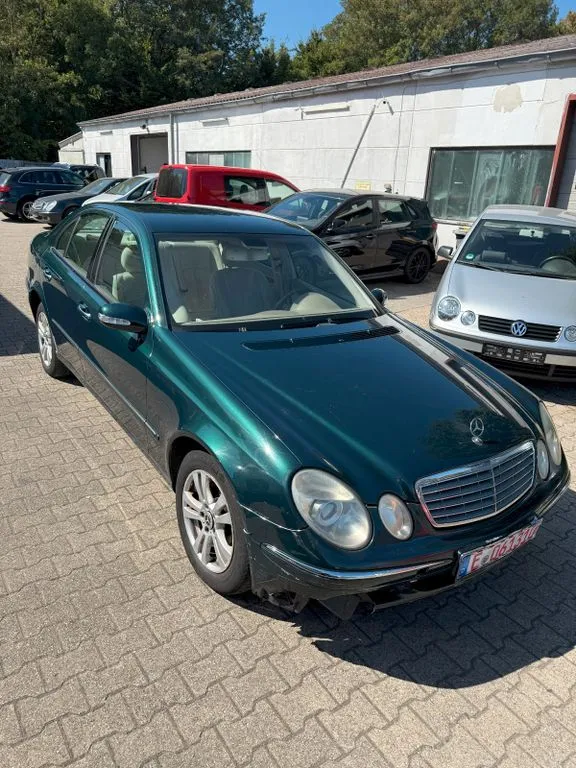 Mercedes-Benz E 220
